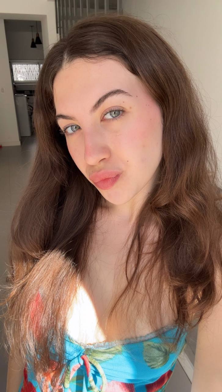 Nude girl Amber in Shaoxing