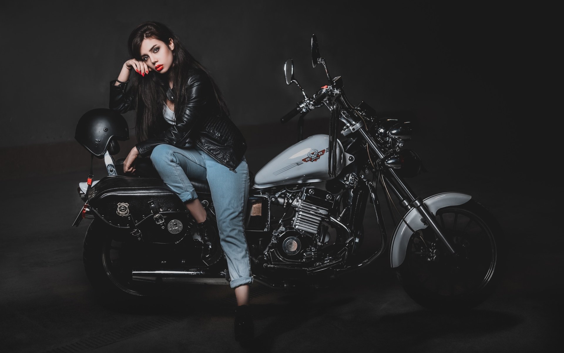 Biker girls: style and drive in Shaoxing