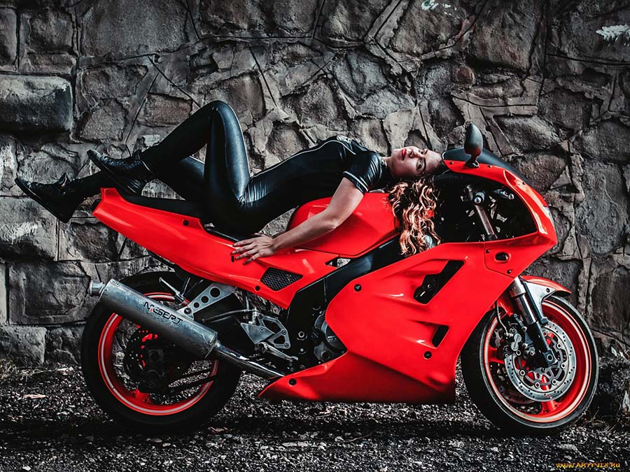 Beautiful girl Beautiful girls and motorcycles in Shaoxing