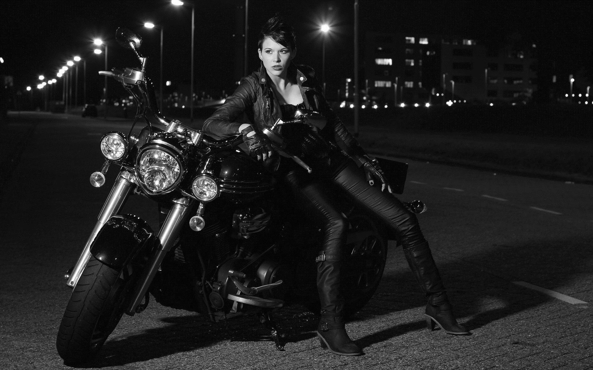 Photo Beautiful girls and motorcycles in Shaoxing