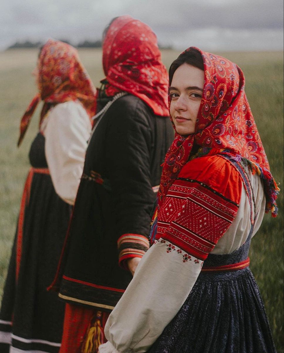 Women in Slavic costumes in Shaoxing