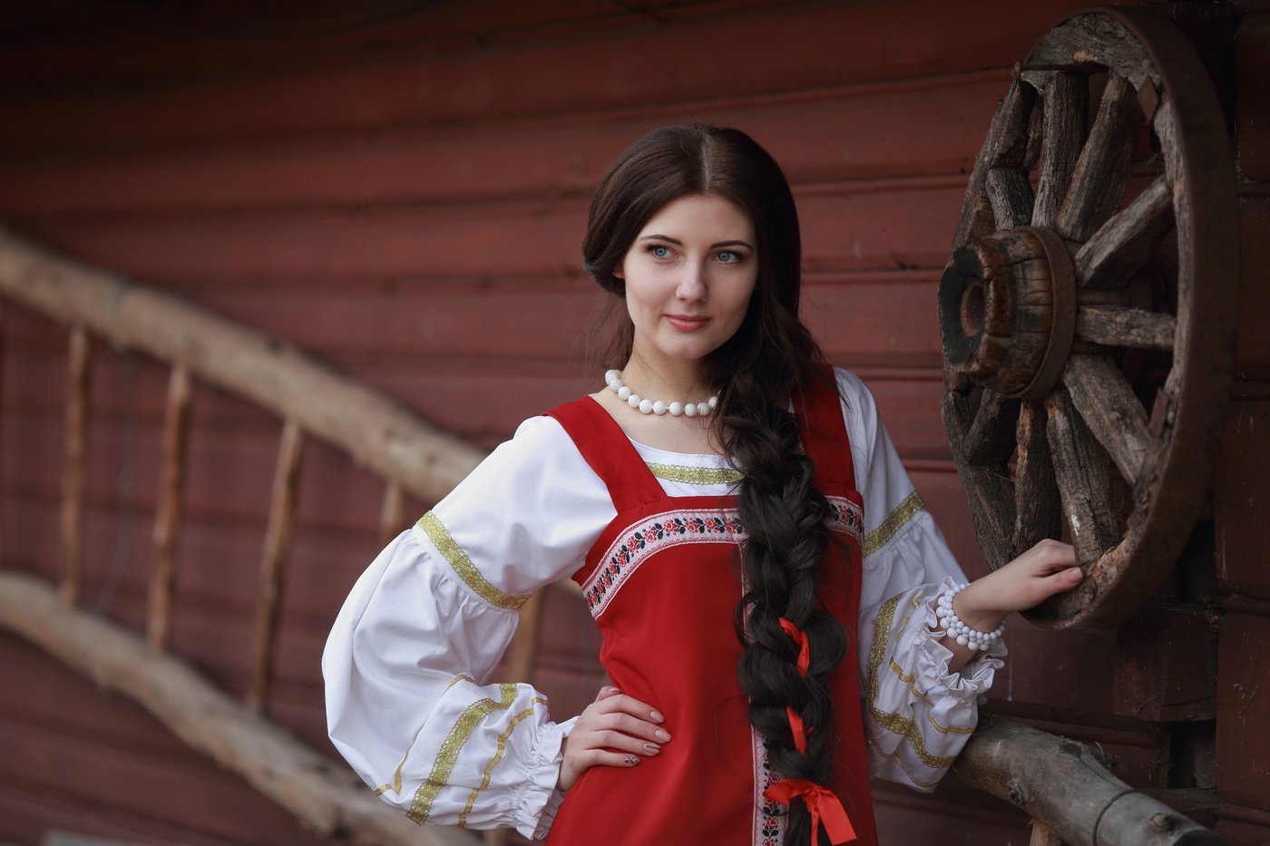 Girls in Slavic costumes in Shaoxing