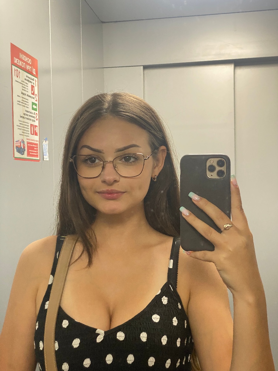 Sexy model Stacy in Shaoxing