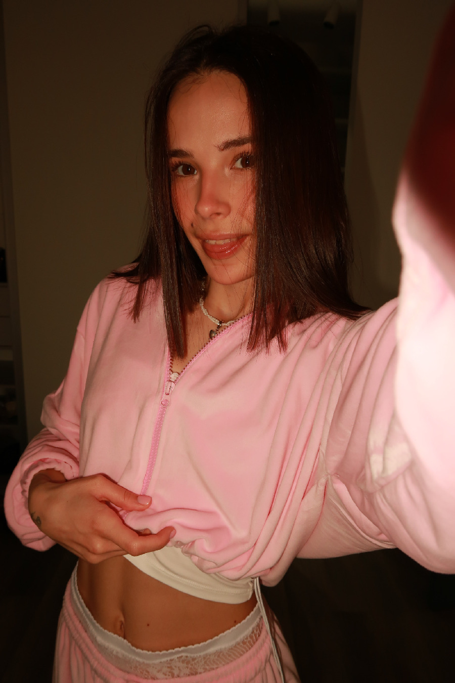 Tina brings the glow — live moments in Shaoxing